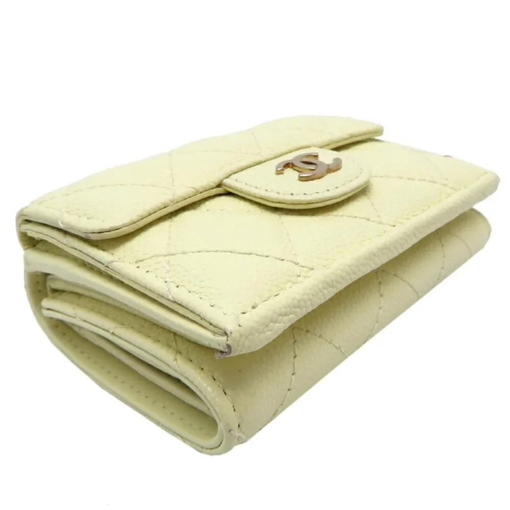 CHANEL White Caviar Leather Wallet